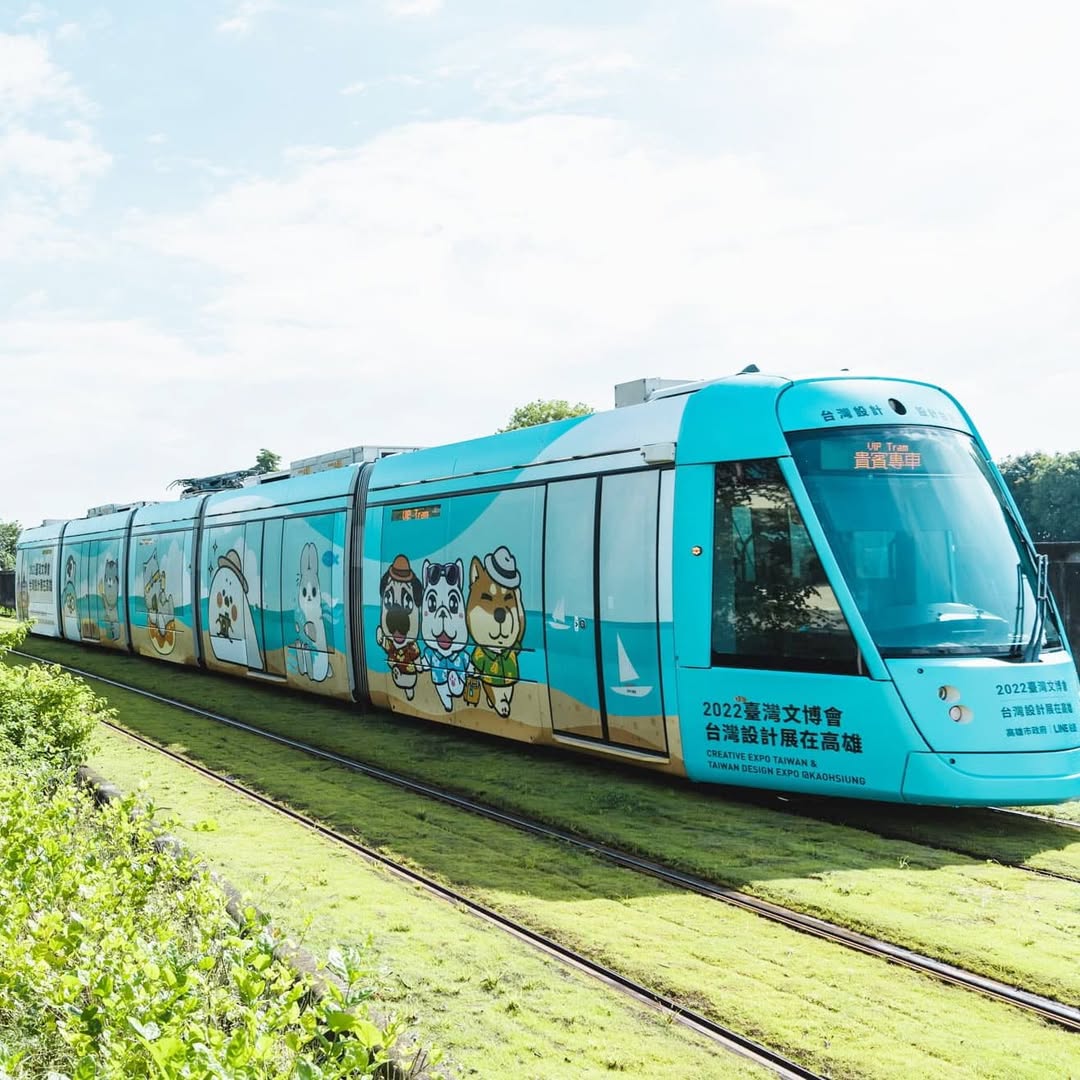 Beanincave 洞豆媒體設計－Taiwan Design Exhibition Visual Design of Kaohsiung Light Rail Vehicles 平面視覺作品